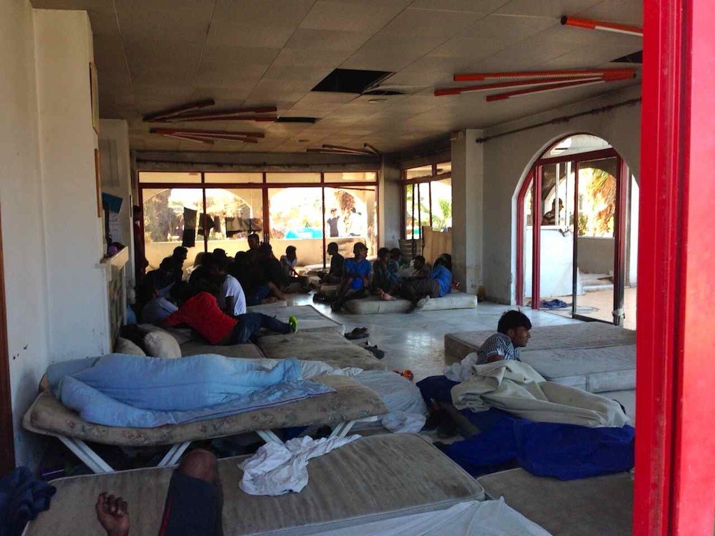 Im heruntergekommenen Hotel "Captain Elias", wo Ende August 2015 bis zu eintausend Flüchtlinge hausen