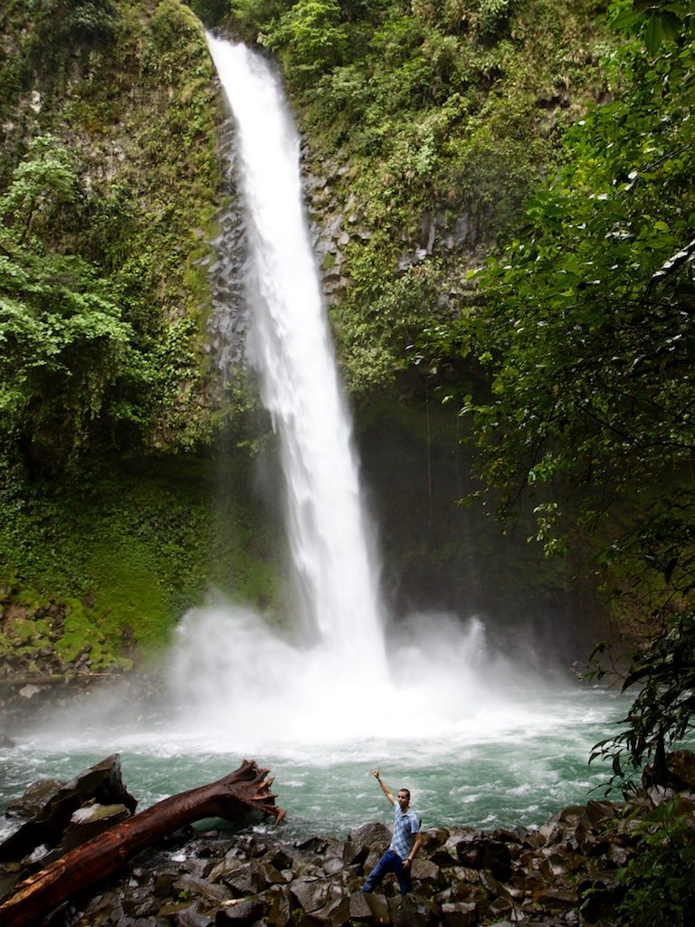 Auswandern nach Costa Rica: Marc beim Wasserfall in La Fortuna