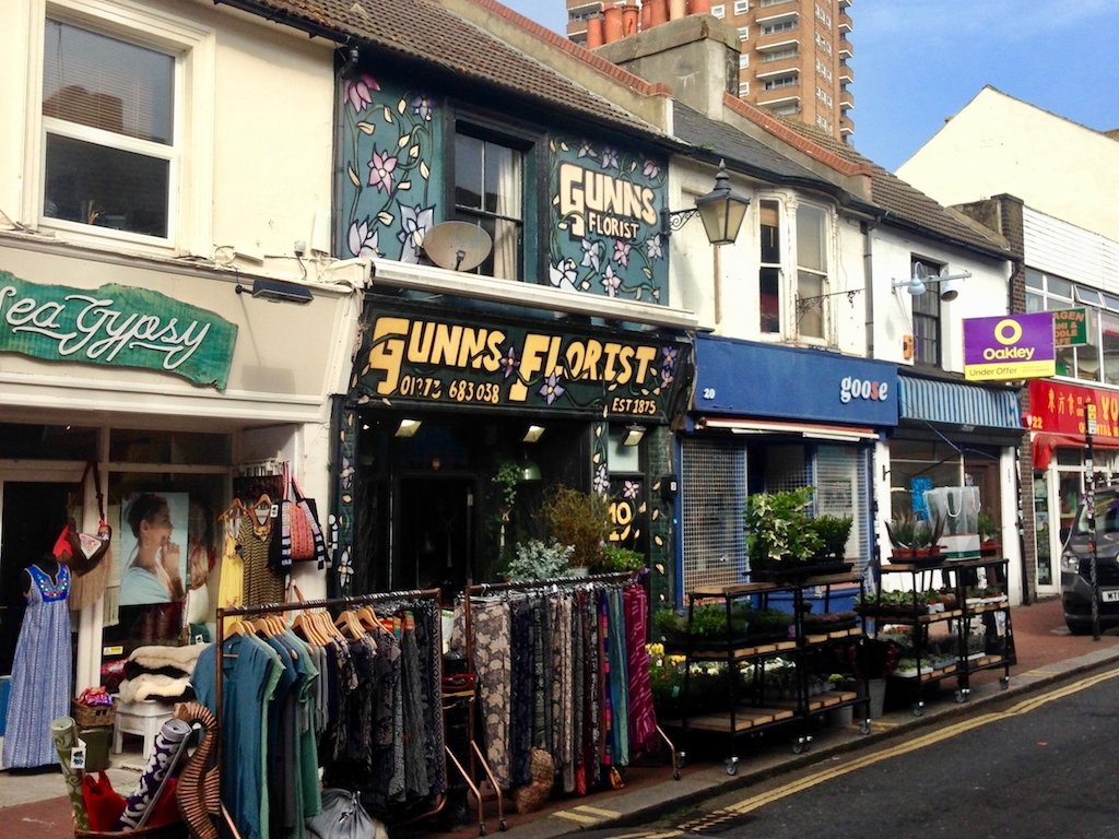 Brighton-Sehenswürdigkeiten-NorthLaineShops Straße in North Laine