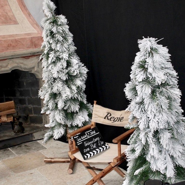 Drei Haselnüsse für Aschenbrödel Drehort: Regie-Stuhl