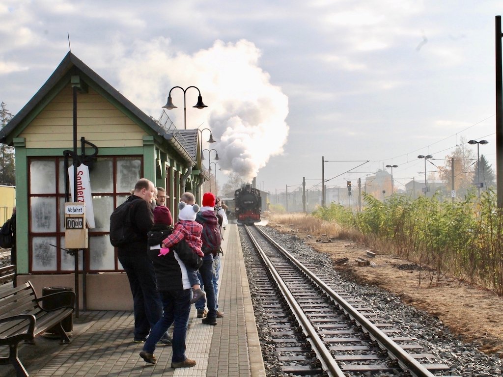 Mit dem Lößnitzdackel zum Drehort Drei Haselnüsse für Aschenbrödel