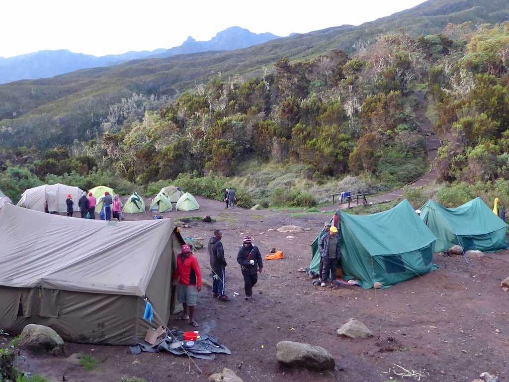 Kilimandscharo-Besteigung: Abends im ersten Camp namens Machame Camp