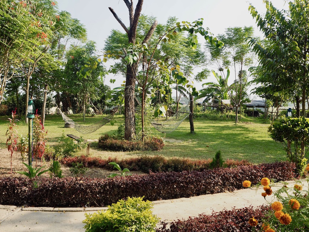 Tharu Community Homestay Garten Garten des Tharu Community Homestay nahe Sauhara, Chitwan Nationalpark