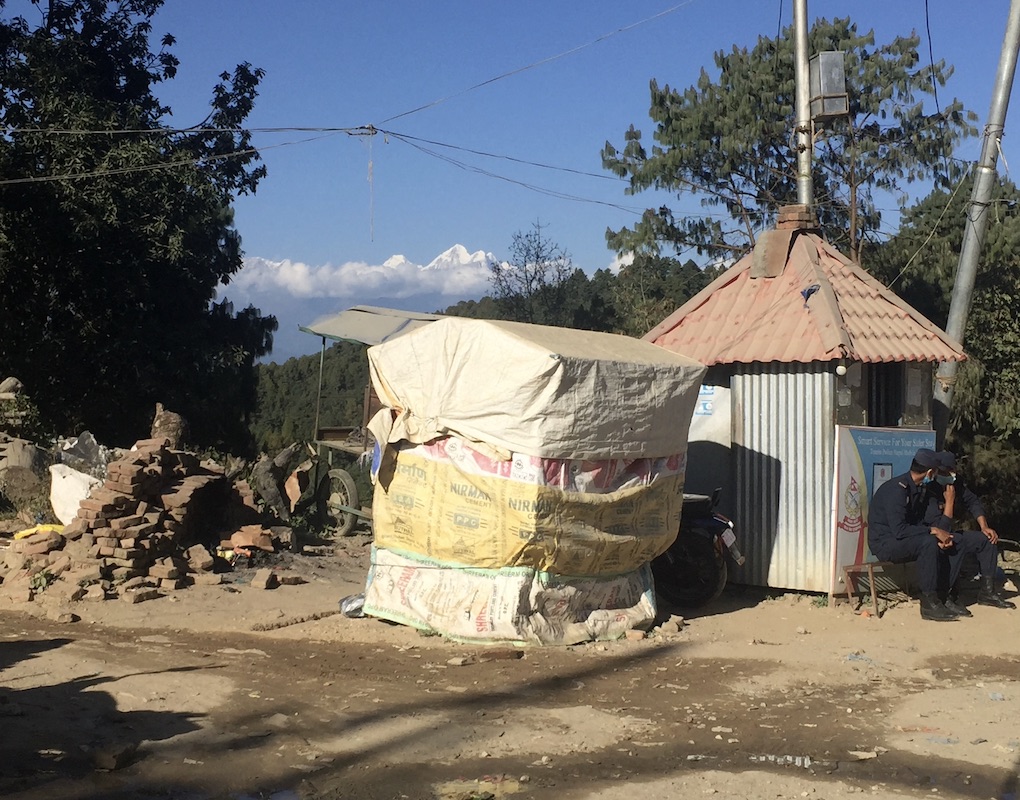 Zementsaecke in Nagarkot